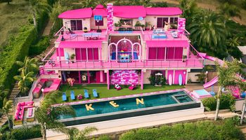 Жизнь в розовом свете: Барби Малибу ДримХаус теперь доступен в аренду